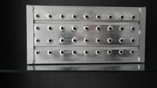 BS1139 210mm 240mm Gi Plank andamio Tablero de acero Palnk de metal Tablero de paseo de tablones de acero Plataforma de acero Pasarela de plataforma de metal Tablón de metal con gancho para la construcción